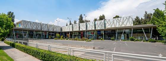 Centro Comercial La Dehesa esquina El Rodeo - GP y CDP y LIC y ITO - Lo Barnechea, Chile