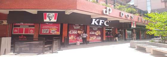 Locales KFC y Coppelia de Centro Comercial Las Palmas - TDD - Providencia, Chile